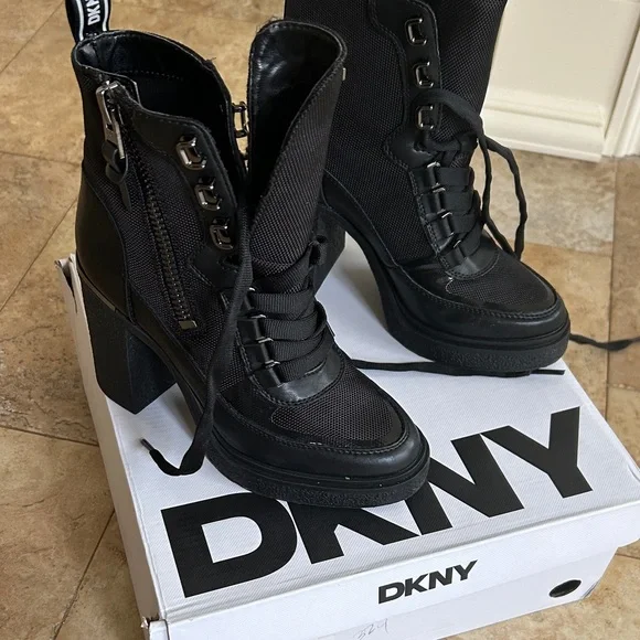 DKNY Black Lace-Up Chunky Heel Ankle Boots - Picture 1 of 5